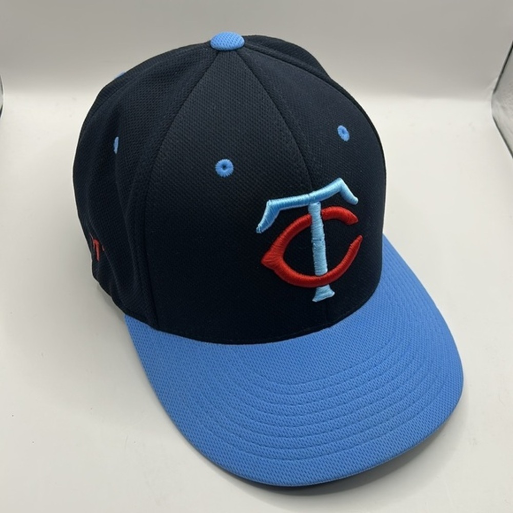 Minnesota Twins Navy and Light Blue Baseball Cap with Red Logo - Picture 2 of 13